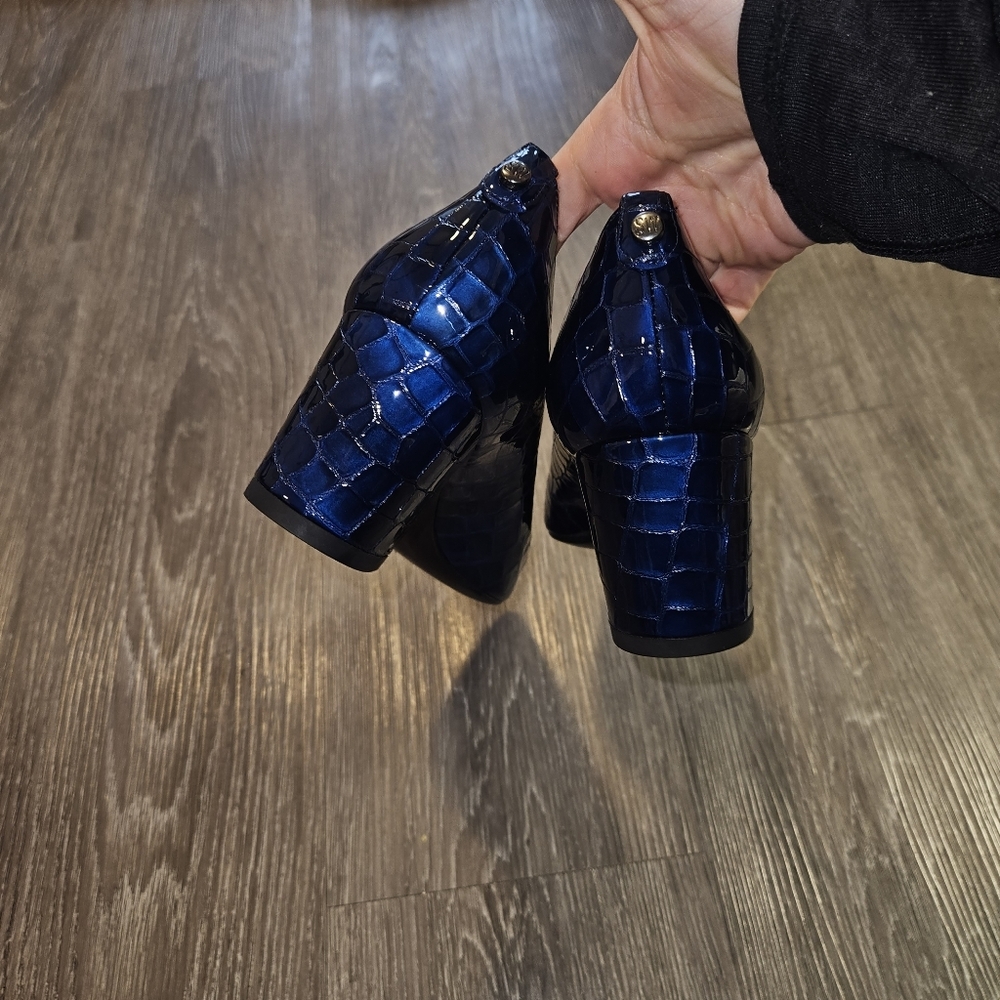 Stuart Weitzman crocodile leather embossed pumps - Picture 7 of 7